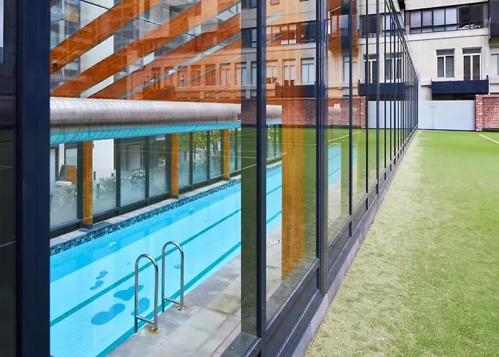 2 Bdrm 2 Bthrm Apt With Parking In Central Cbd