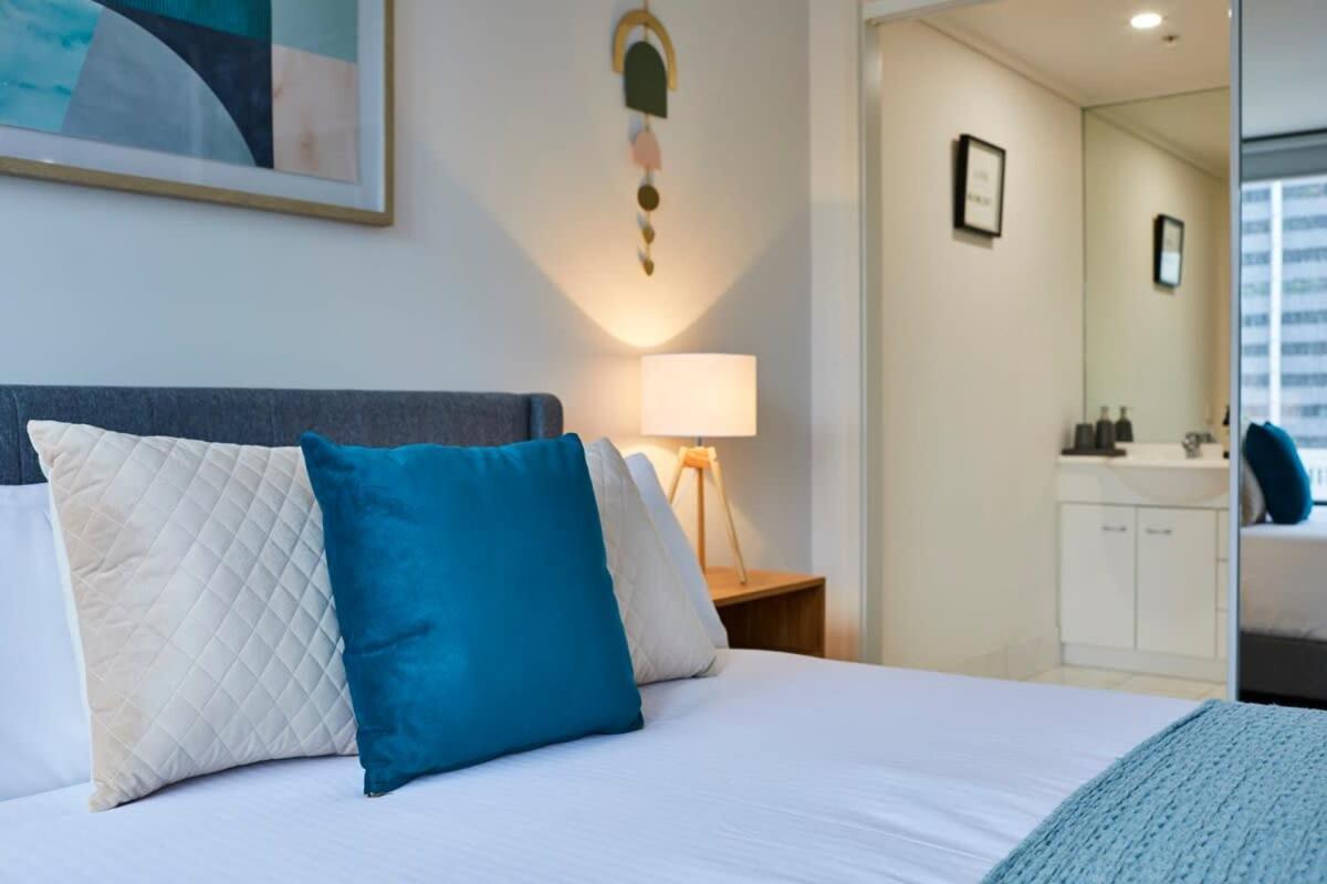 Apartment 2 Bdrm 2 Bthrm With Parking In Cbd *