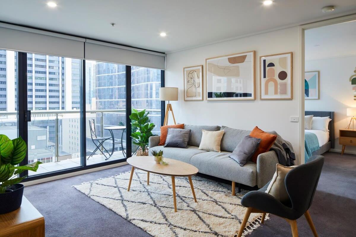 2 Bdrm 2 Bthrm With Parking In Cbd Apartment